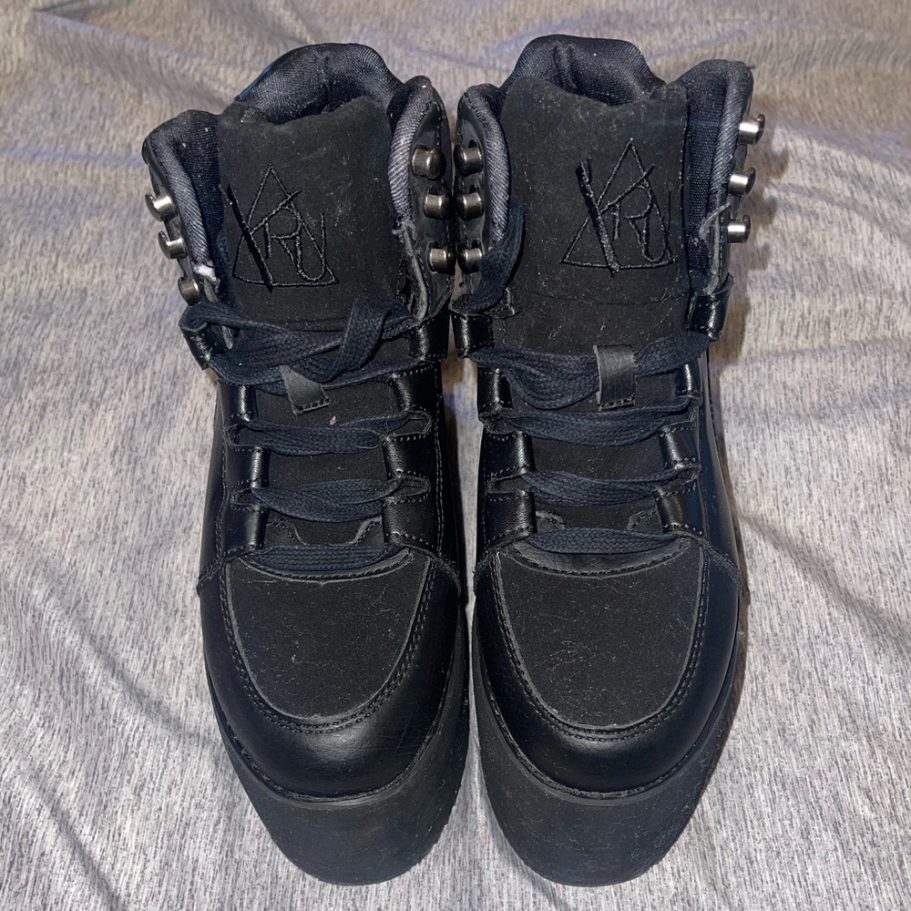 🖤 YRU Qozmo Hi Platform Sneakers🖤
